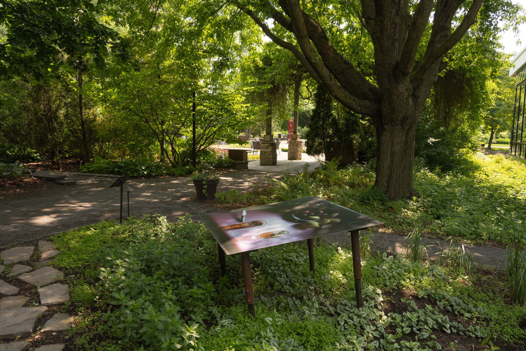 Kate Hutchinson, oeuvre de la série The Red Counter (2007-2012). Photo : Paul Litherland