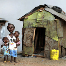 Karine Giboulo, <em>Village Démocratie</em> (détail de l'installation), 2011. Argile polymère, acrylique, plexiglas et matériaux divers. © Karine Giboulo